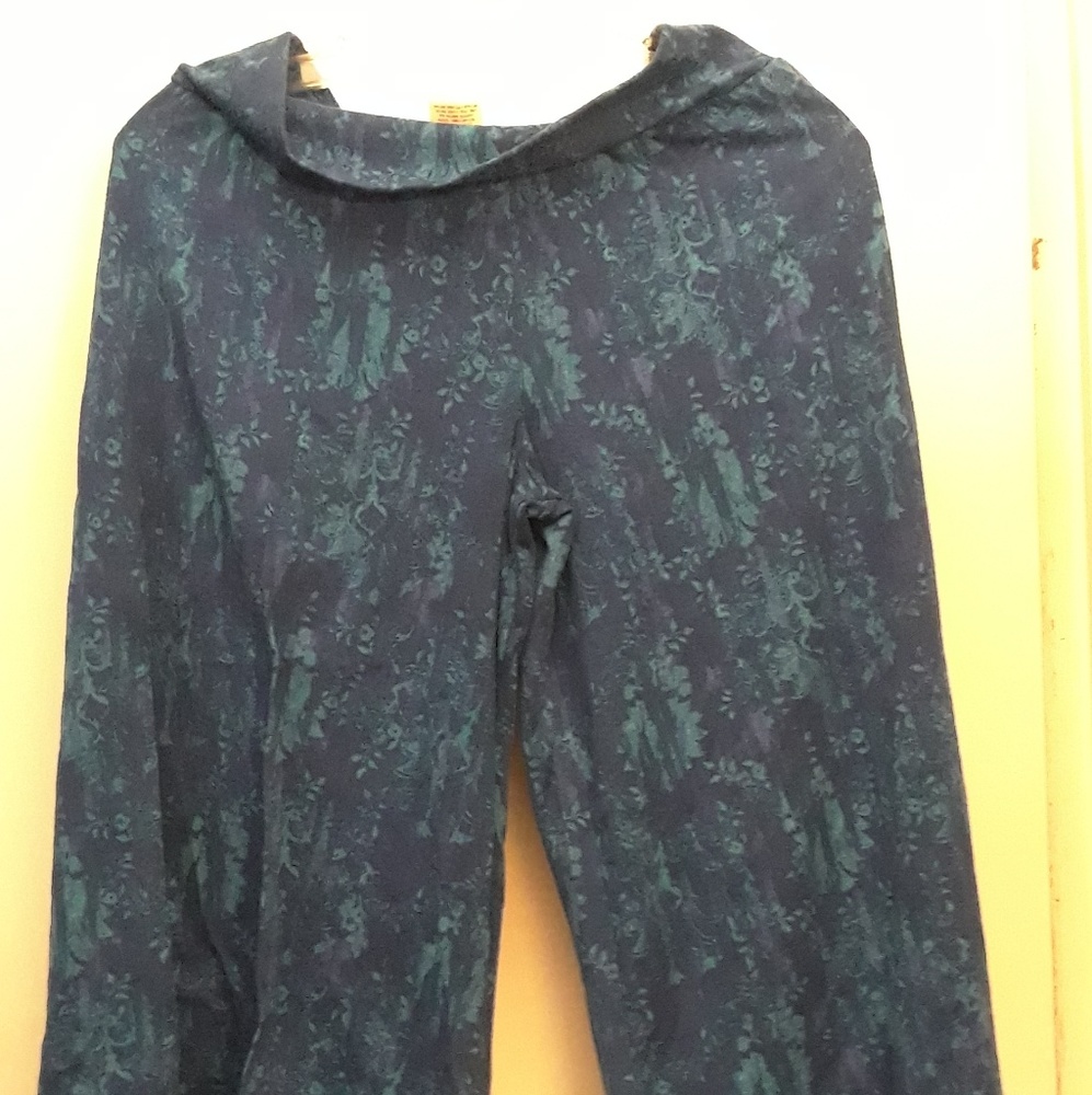 Size m Mossimo capri wide pants new never worn